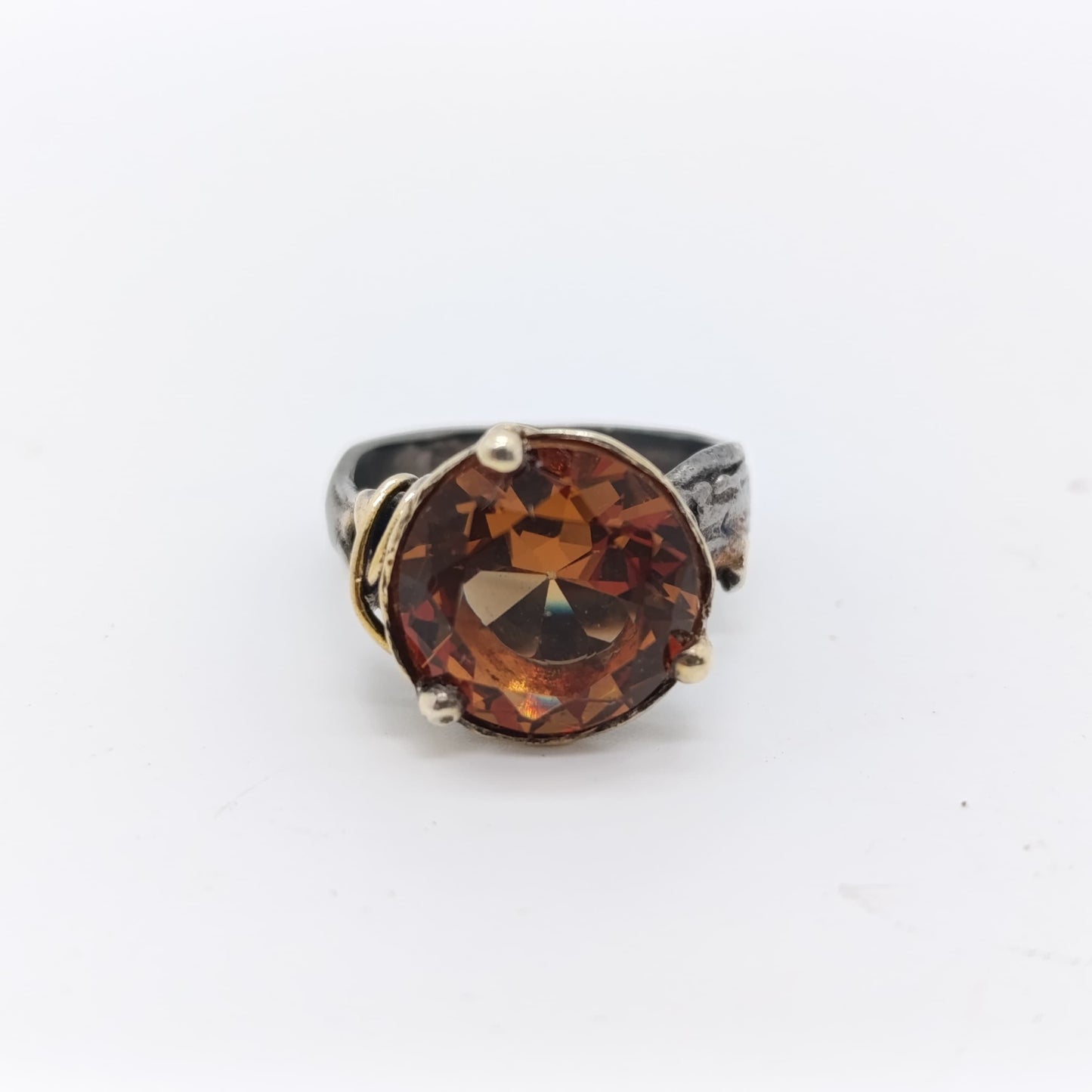Anillo Sultanita Redondo Tres Garras