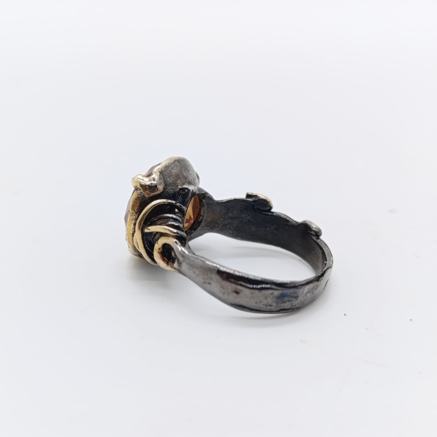 Anillo Sultanita Redondo Tres Garras