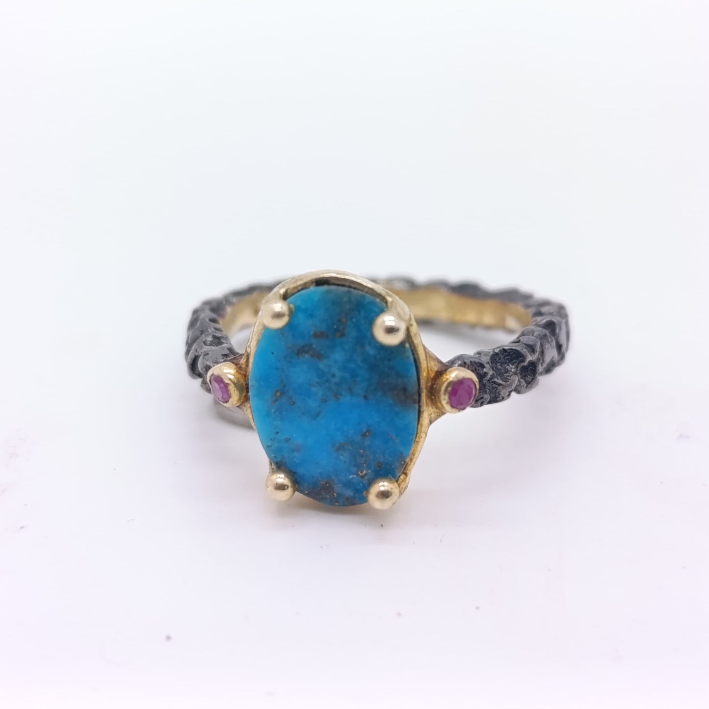 Anillo Artesanal de Plata con Turquesa y Turmalinas Rubelitas