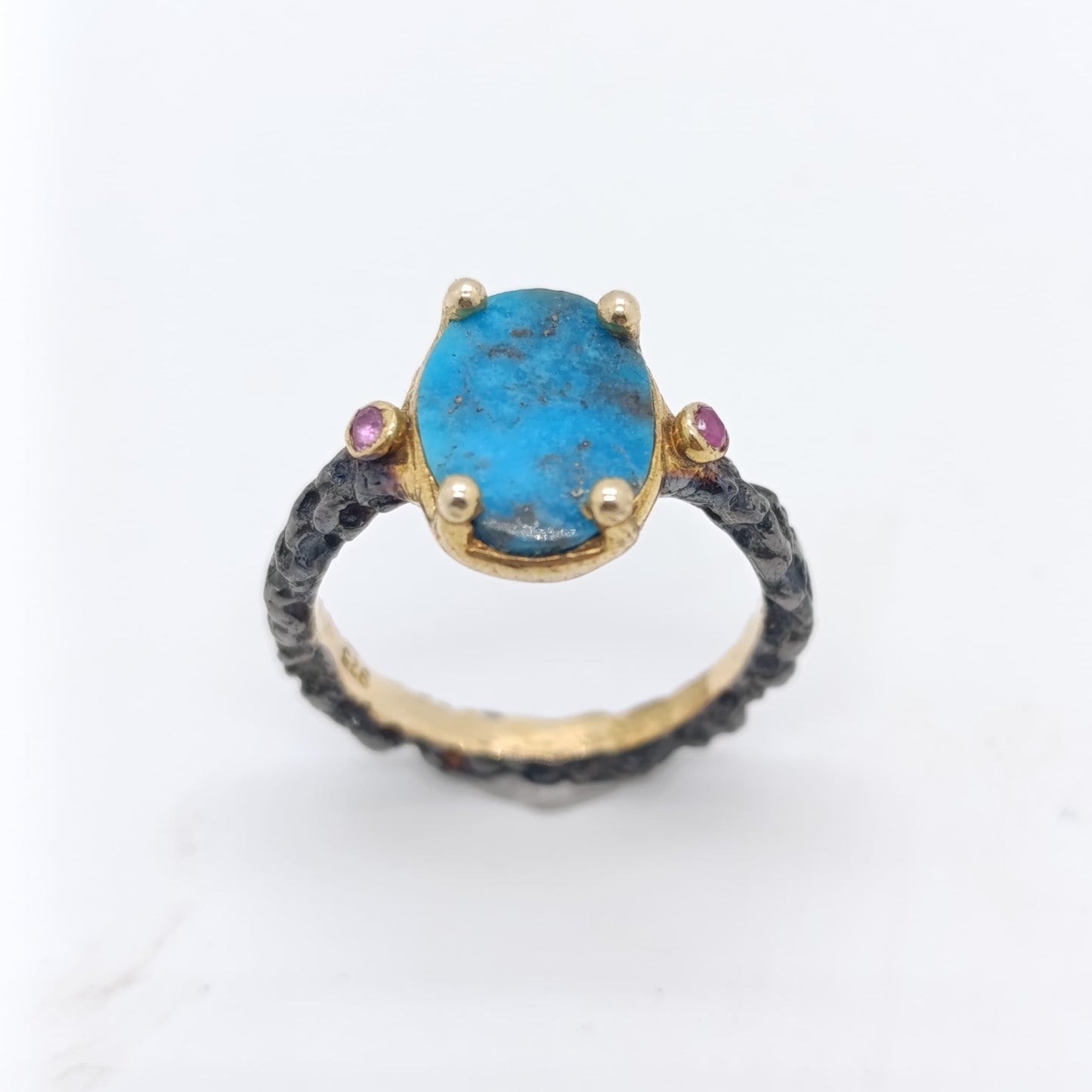 Anillo Artesanal de Plata con Turquesa y Turmalinas Rubelitas
