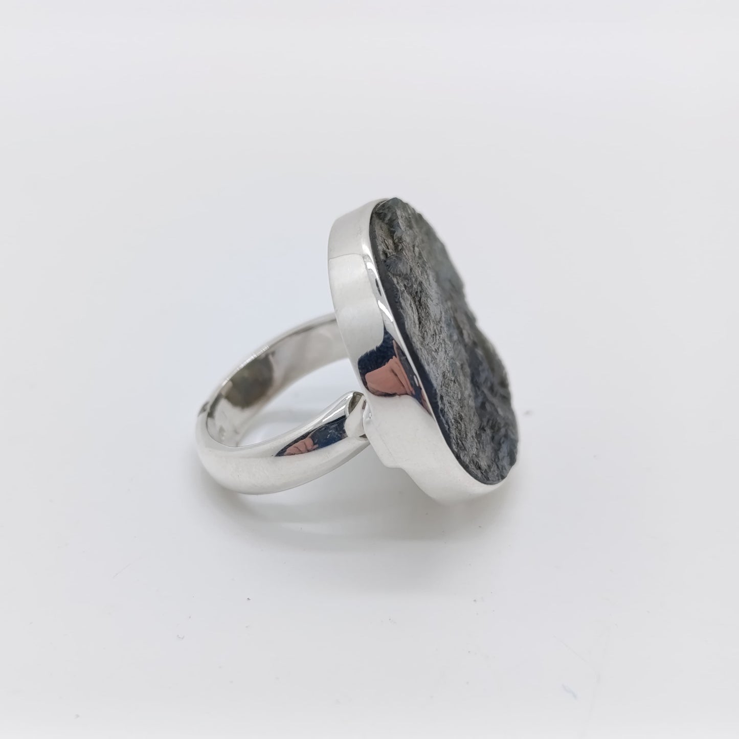 Anillo Labradorita Espectrolita en Bruto Hecho a Mano