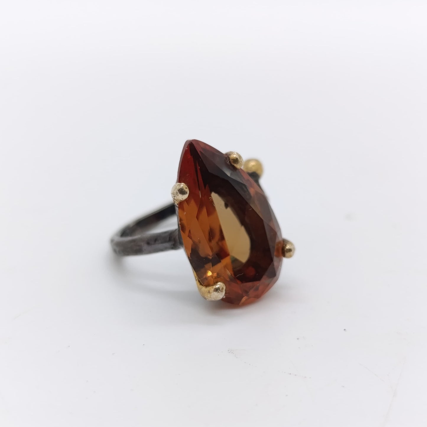 Anillo de Plata con Sultanita Talla Lagrima Abierto