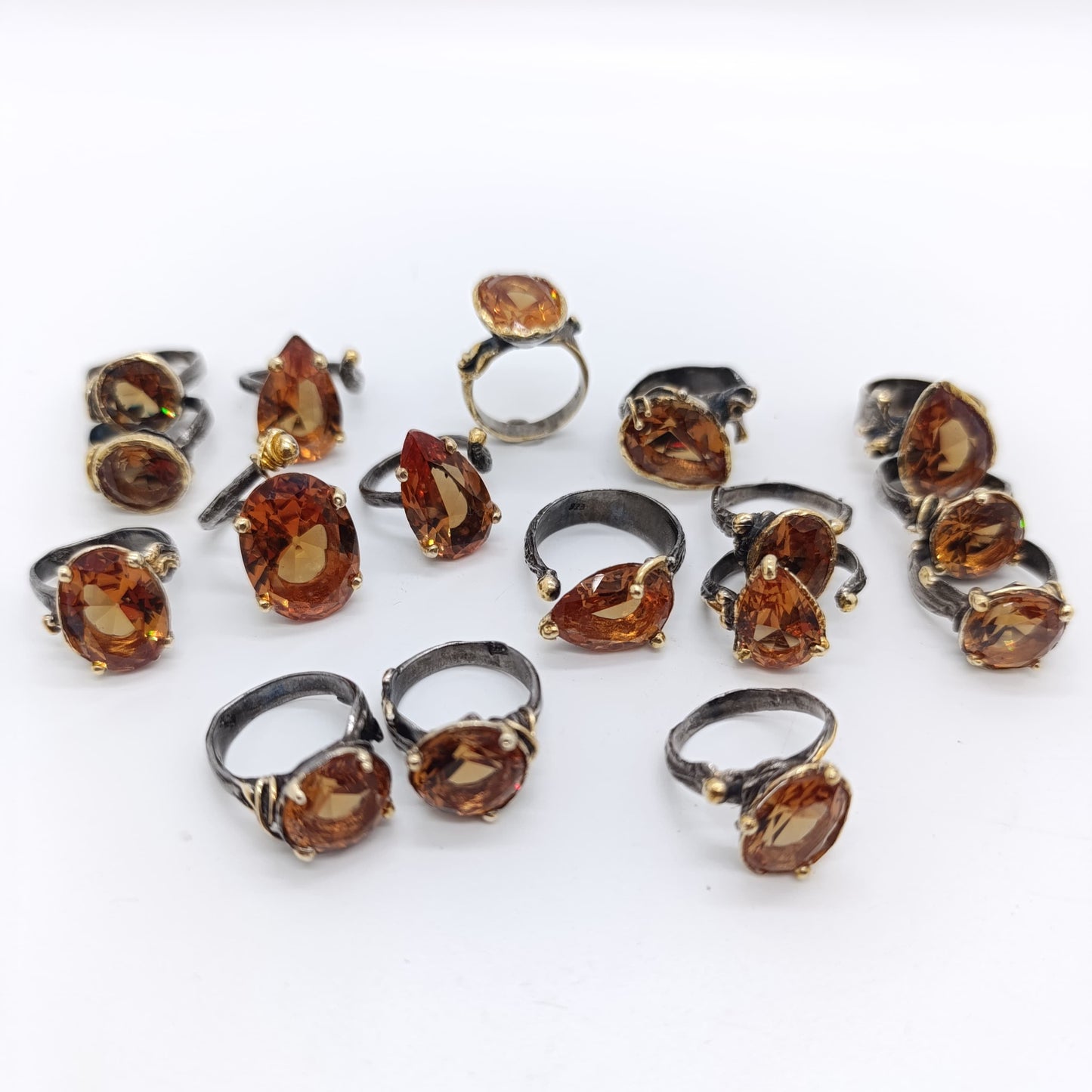 Anillo de Plata con Sultanita Cautivadora Abierto