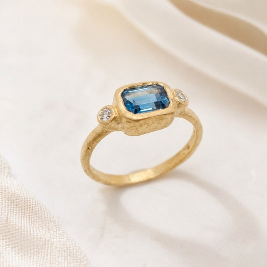 Anillo Topacio Azul de Londres Chapado Oro 18k