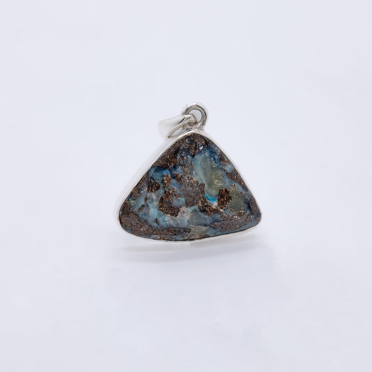 Colgante Toru Hecho a Mano Plata 925 y Ópalo Boulder Australiano