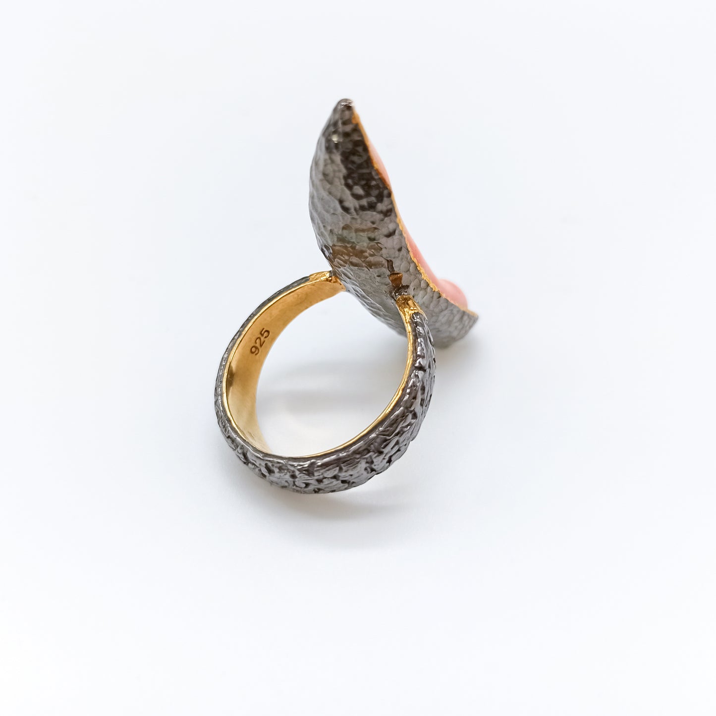 Anillo Coral Rosa Piel de Ángel y Plata Chapada en Oro