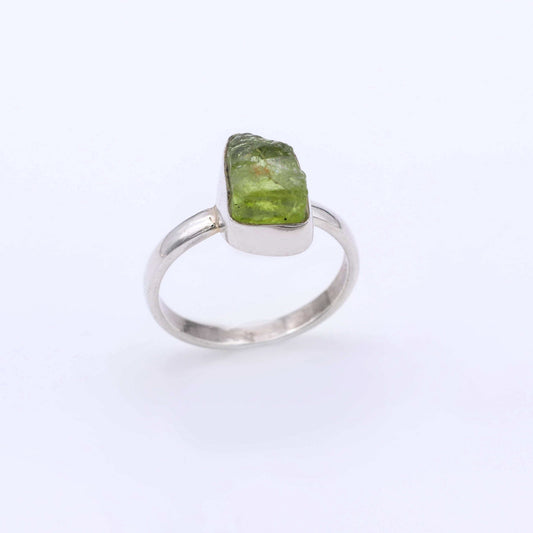 IC: ANILLO PLATA OLIVINA PERIODOTO