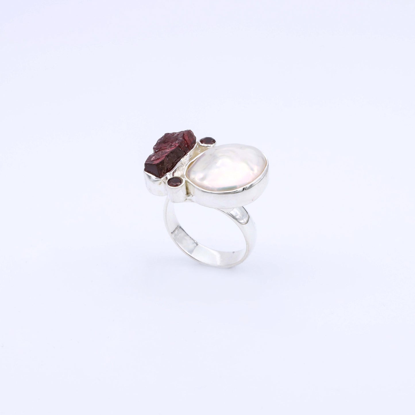 IC: ANILLO PLATA GRANATE PERLAS