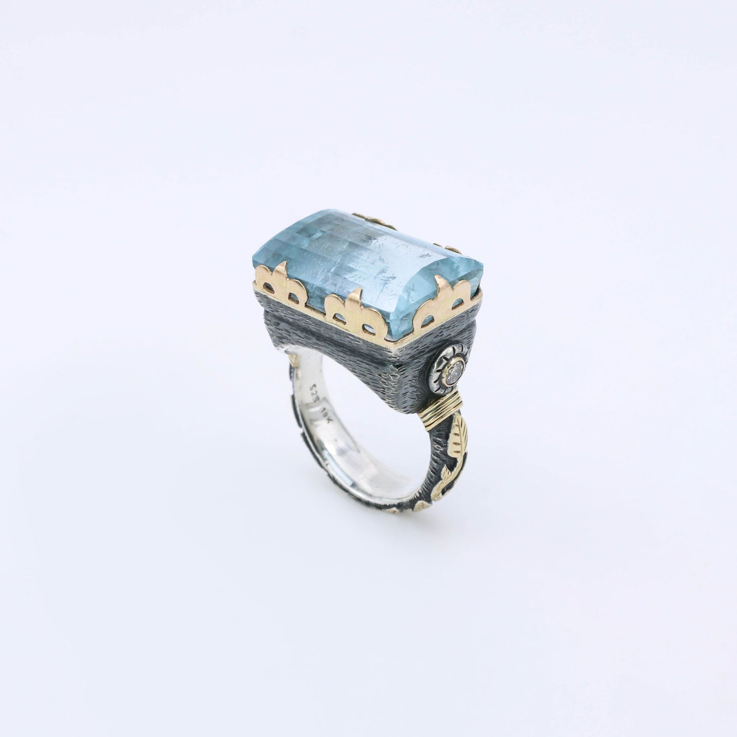 ic: anillo Aguarina Plata y oro diamantes