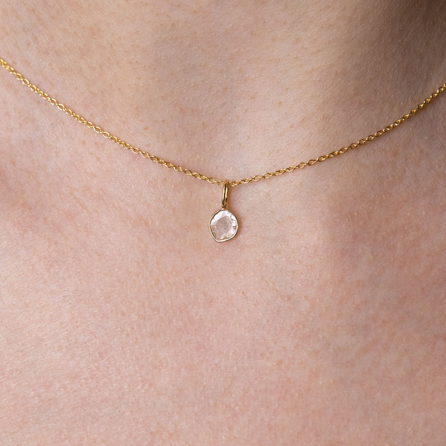 Colgante Viraha Diamante Natural y Plata 925 Chapada en Oro 18k