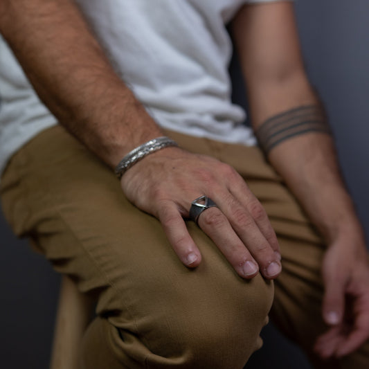 Anillo Triangle