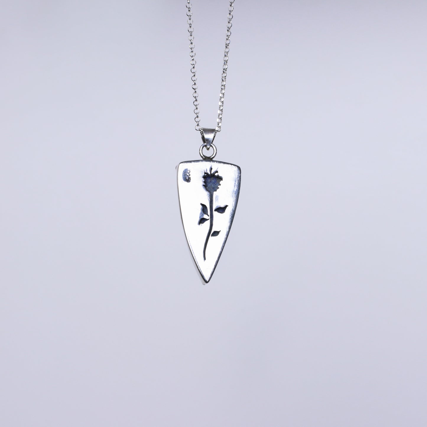 colgante lapislazuli natural sileuta artesania plata luz 1
