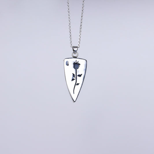colgante lapislazuli natural sileuta artesania plata luz 1