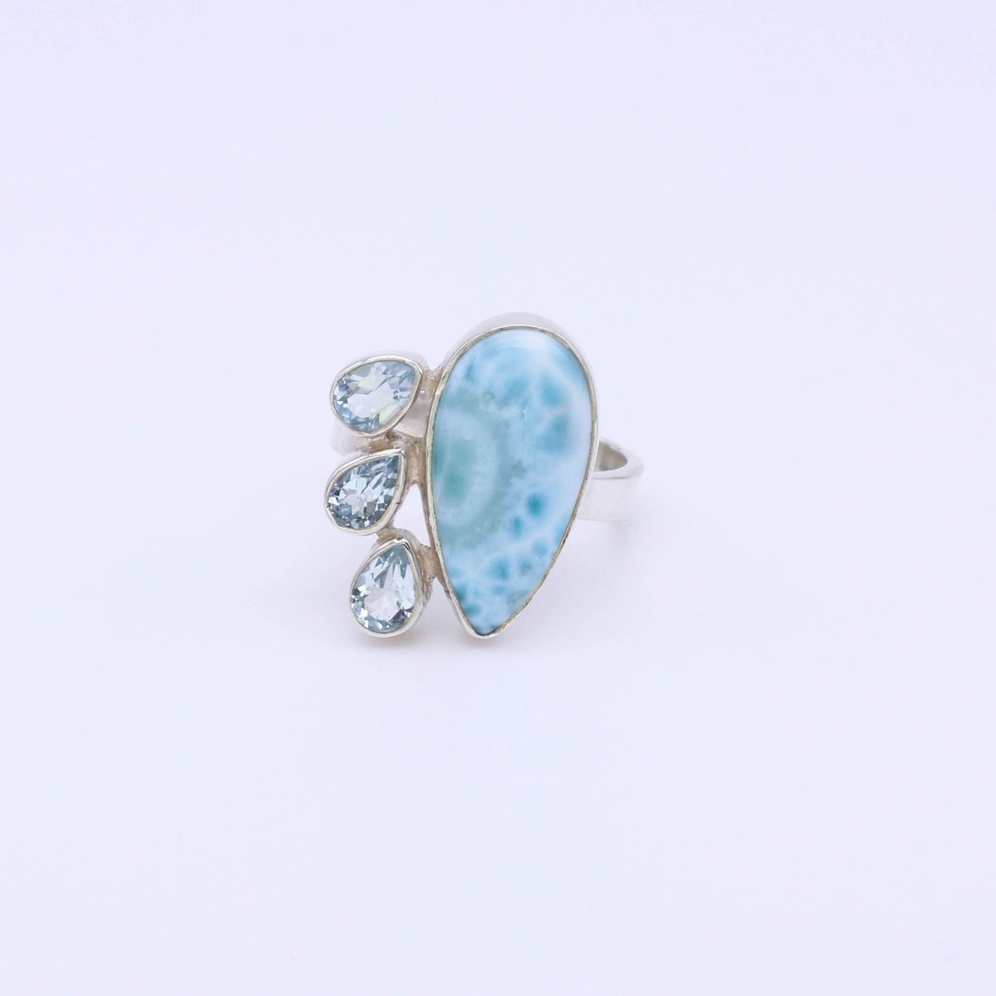 Plata Luz anillo larimar y plata