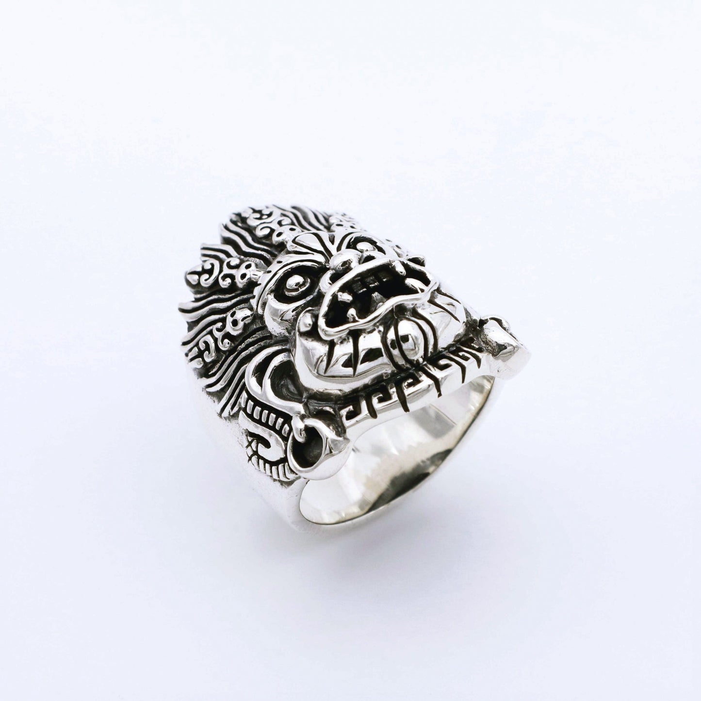 IC: ANILLO PLATA HAKA DIOS MACIZO