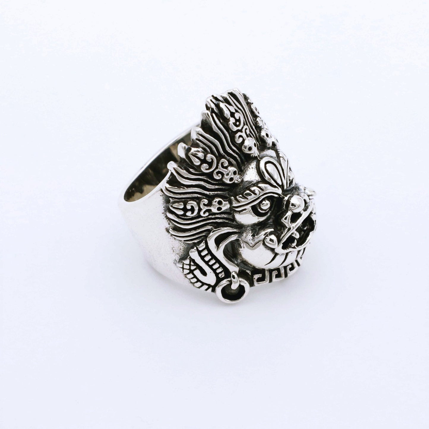 IC: ANILLO PLATA HAKA DIOS MACIZO