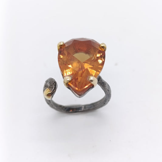 Anillo de Plata con Sultanita Talla Lagrima Abierto