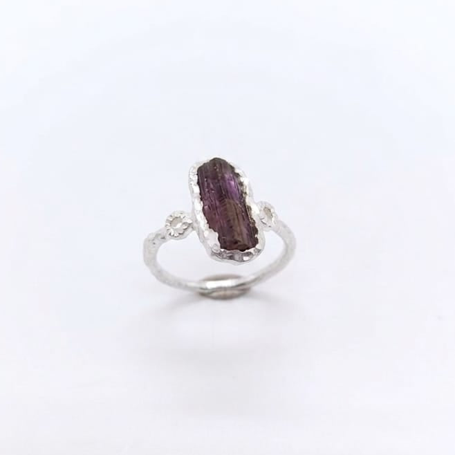 Anillo Turmalina Rubelita Irregular