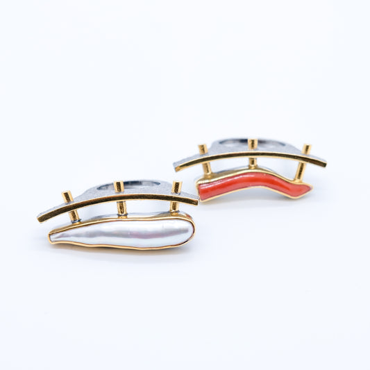 Anillo Trinity Coral Rojo Mediterráneo y Perla Semi Barroca Plata 925 Baño Oro 18k y Rodio Negro