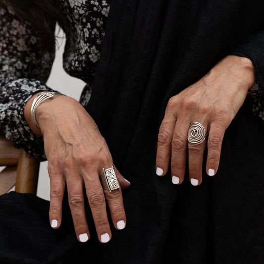 Anillo Plata Simbol Pergamino