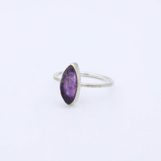 IC: ANILLO PLATA AMATISTA MINIMALISTA