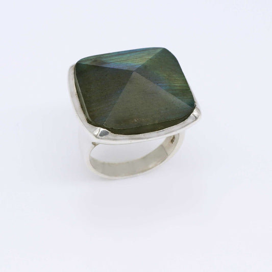 IC: ANILLO PLATA LABRADORITA PIRAMIDE