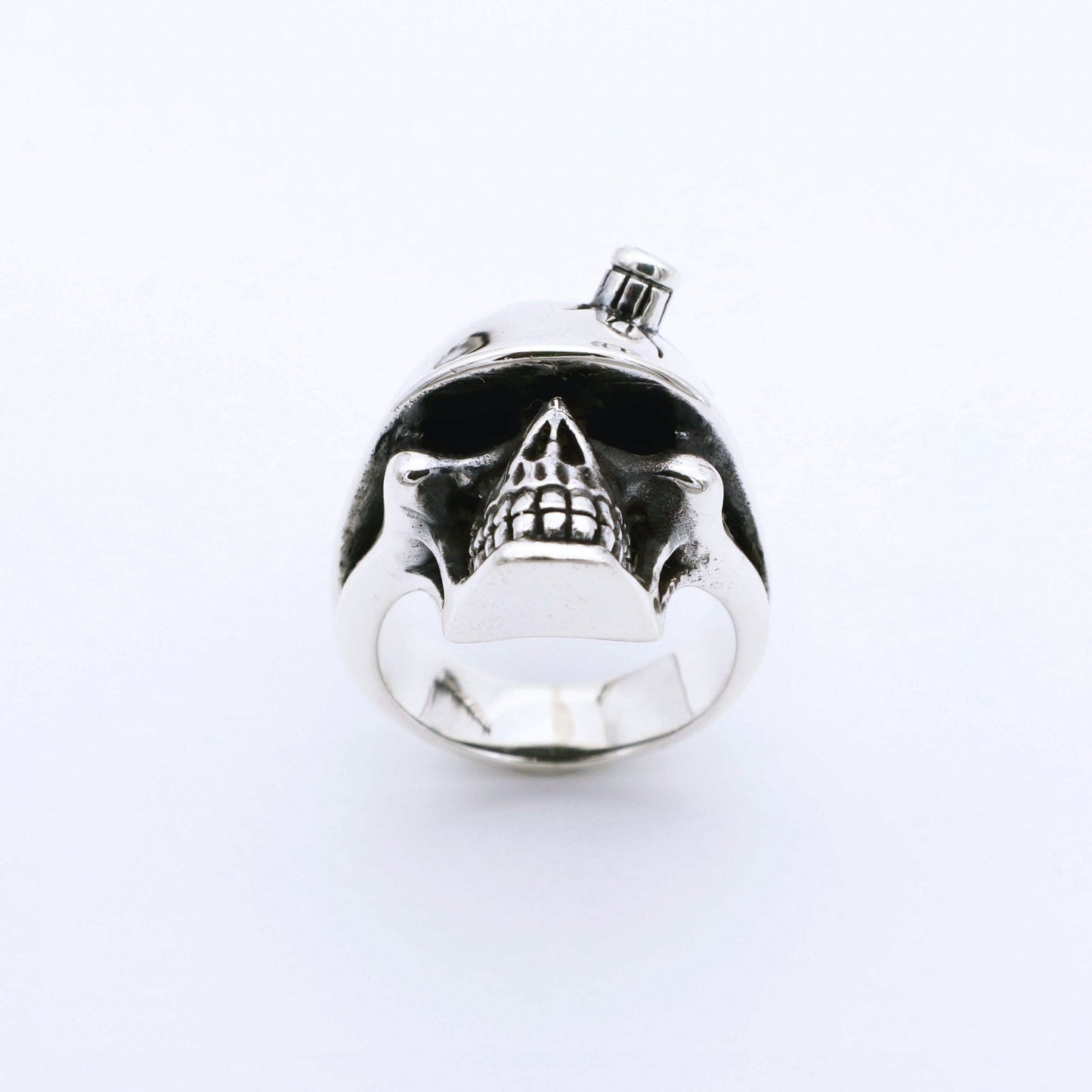 IC: ANILLO PLATA CALAVERA CASCO SEGUNDA GUERRA MUNDIAL