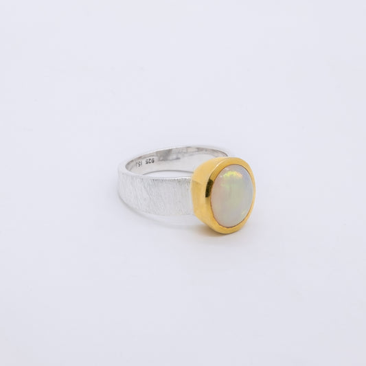 Anillo Kowhai Hecho a Mano Plata 925 Baño de Oro 18k y Ópalo Walo Natural